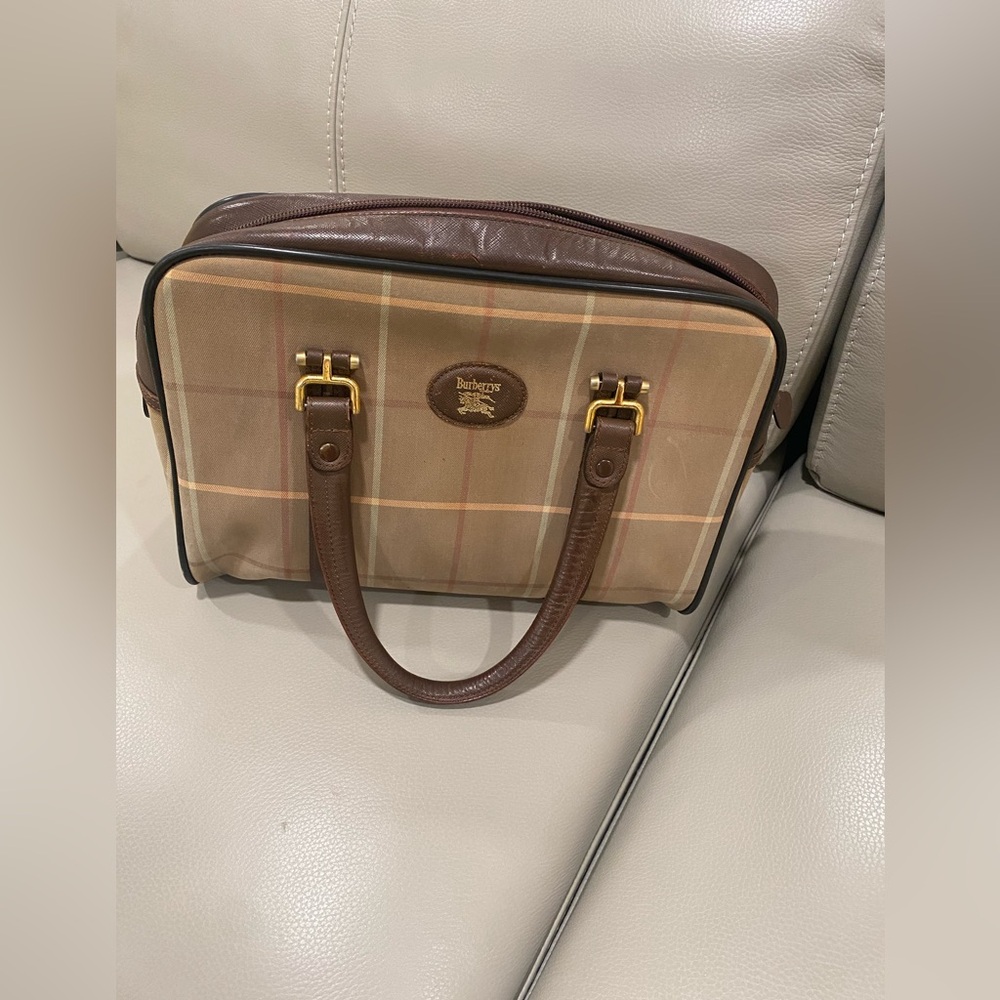 RARE!! Burberrys handbag - Picture 5 of 9